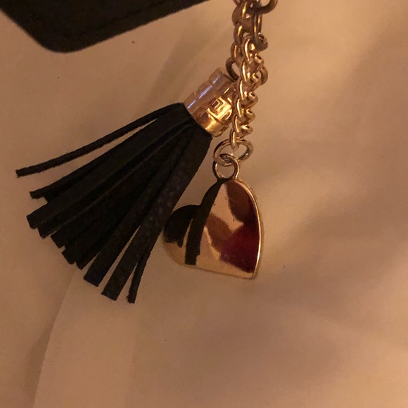 FREE‼️BROKEN LEATHER WALLET w/tassel & ♥️ pendant! - Picture 9 of 14